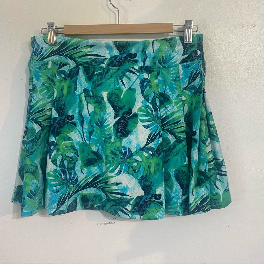 Tommy Bahama 15” Golf (or tennis) Skort, Medium